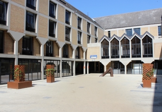 PLace Blaise Pascal, Mus�e de Louvain-la-Neuve